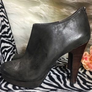 BCBG Paris Back Zip Leather Booties Brown Sz 8B